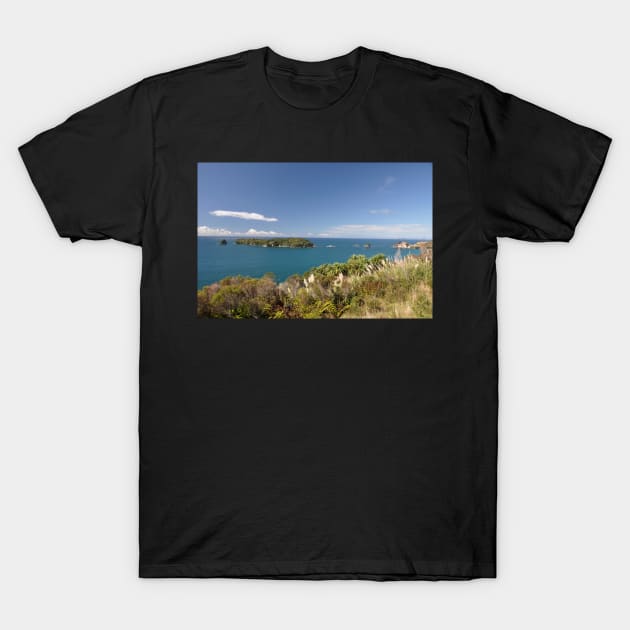 Nouvelle Zélande - Coromandel, Cathedral Coves T-Shirt by franck380